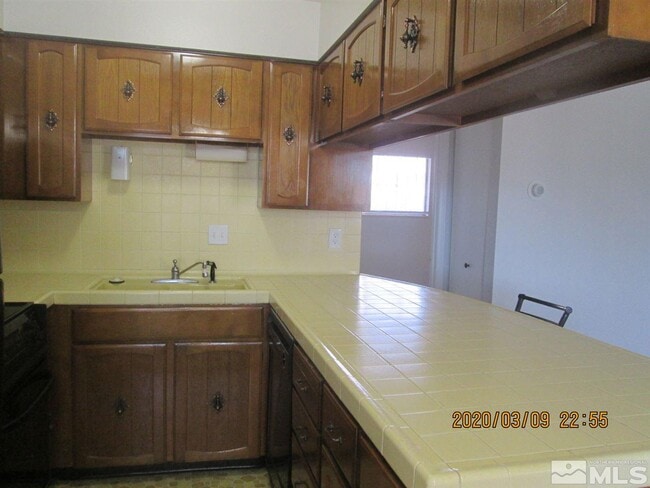 Building Photo - 795 Forest St