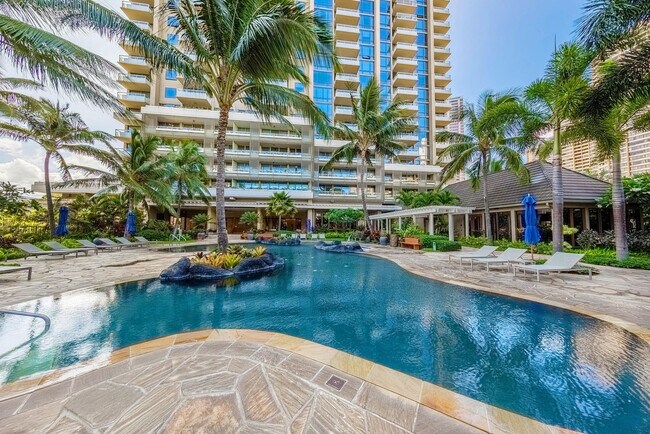 Building Photo - 1551 Ala Wai Blvd
