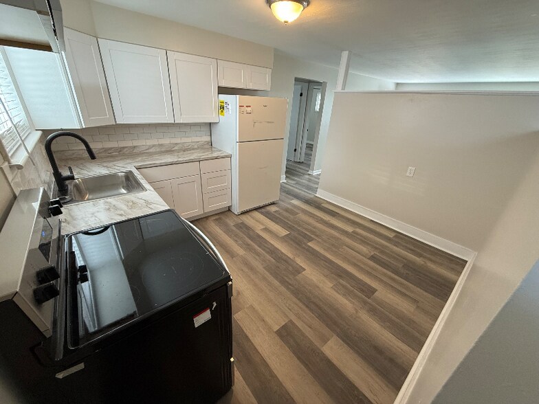 Building Photo - 53 S Julian St