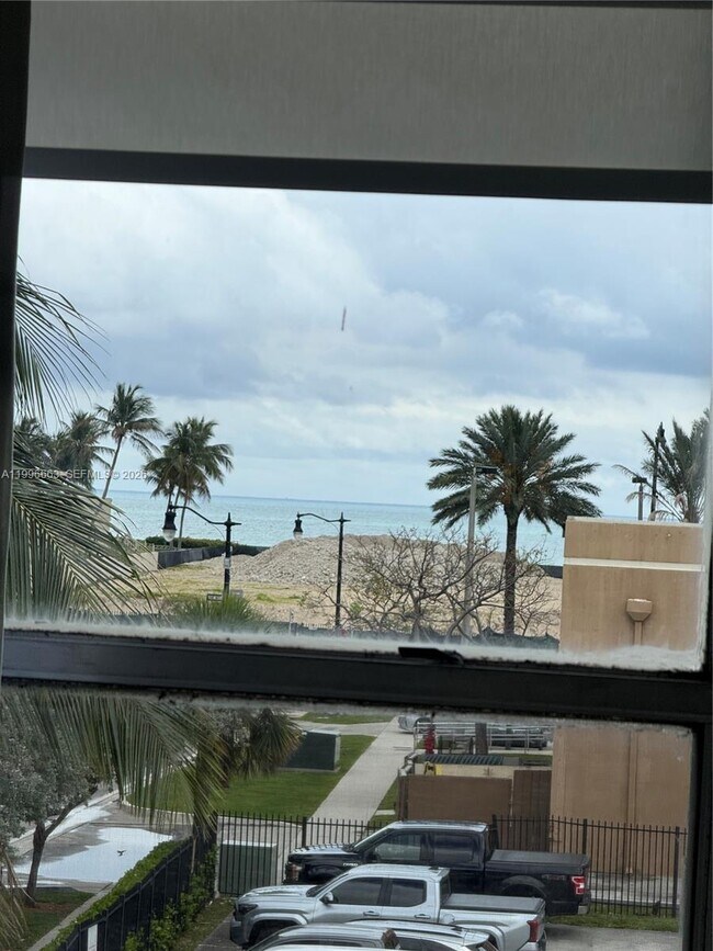 Building Photo - 17560 Atlantic Blvd