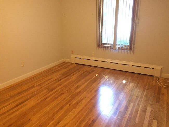 Building Photo - 83 Helena St