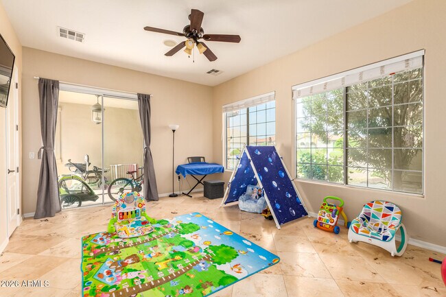 Building Photo - 423 E Mead Dr