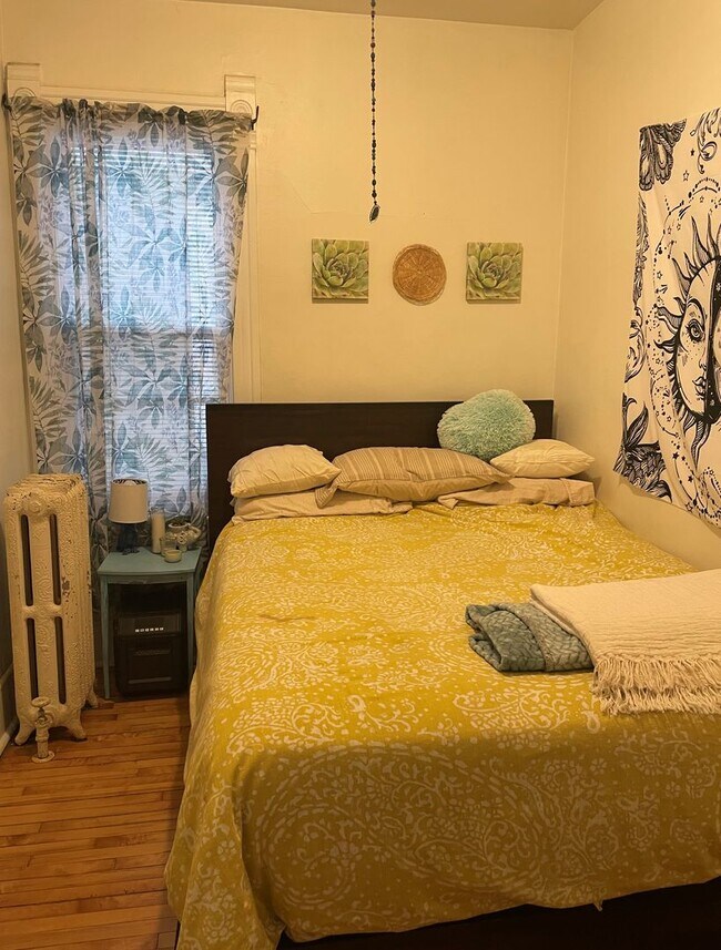 Building Photo - 2627 N Bartlett Ave