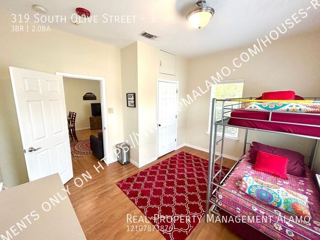 Building Photo - AVAILABLE NOW! FULLY FURNISHED 3 Bedroom /...