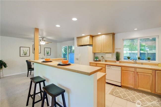 Building Photo - 3 bd 2.5 bath Bothell Single Family house.