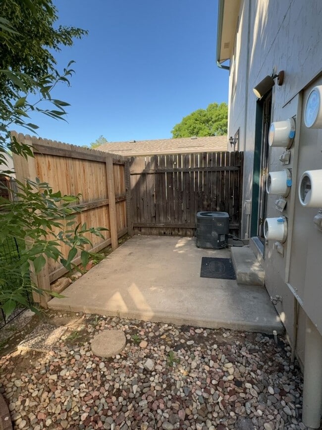Building Photo - Updated, West Greeley - 3 Bedroom 2.5 Bath...