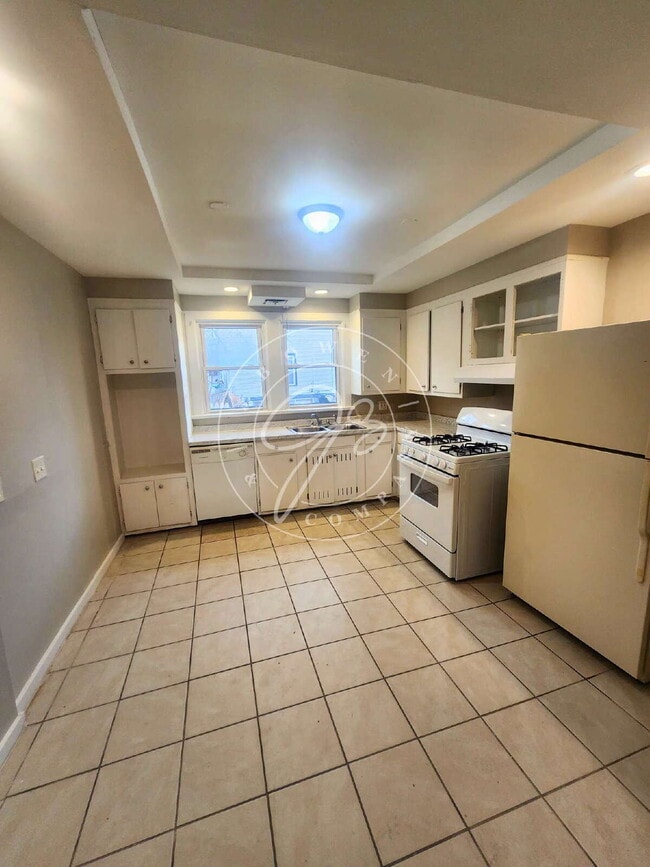 Building Photo - Must see to truly appreciate! This unique 3-bedroom, 2.5-bath unit within a 4-unit complex offers...