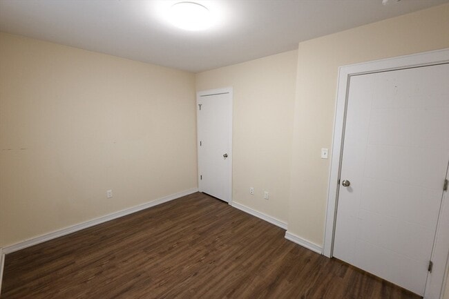 Building Photo - 332 Talbot Ave