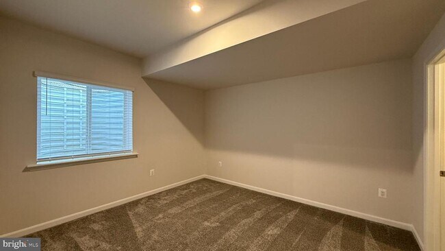 Building Photo - 7515 Oakham Dr