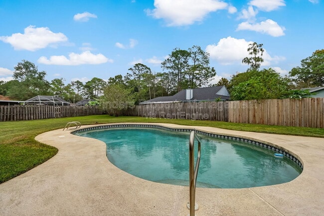 Building Photo - 10855 Mandarin Station Dr W