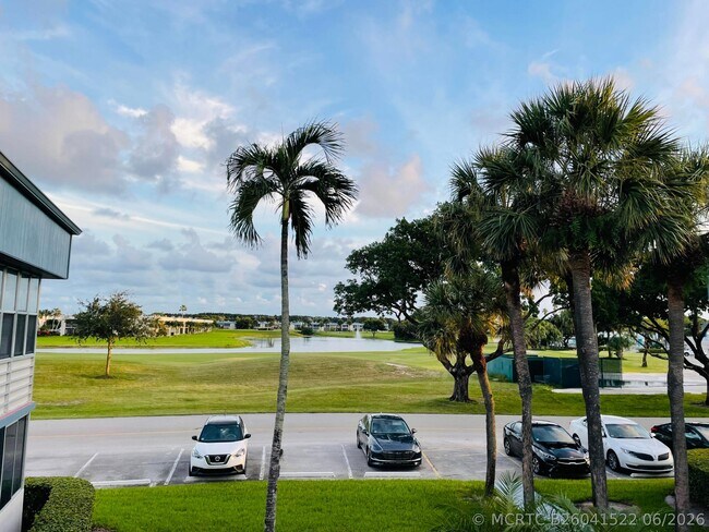 Building Photo - 816 Normandy Ln