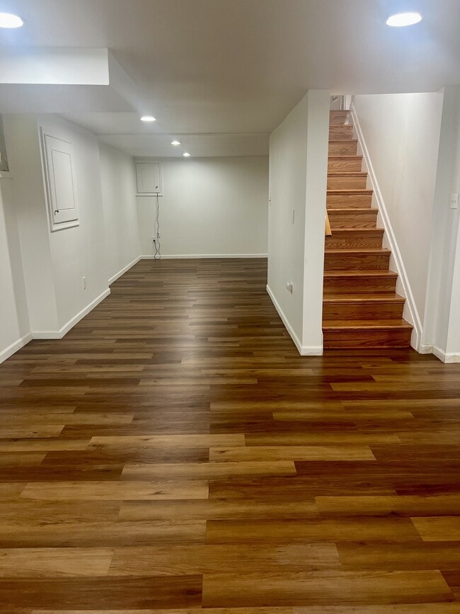 Building Photo - 3012 Oxon Run Ct