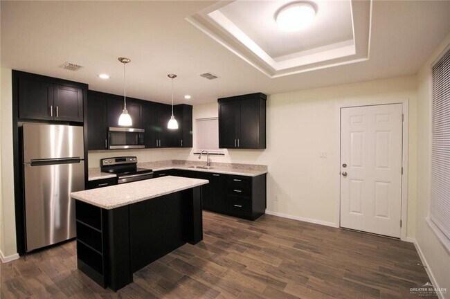 Building Photo - 9 Canyon Dr