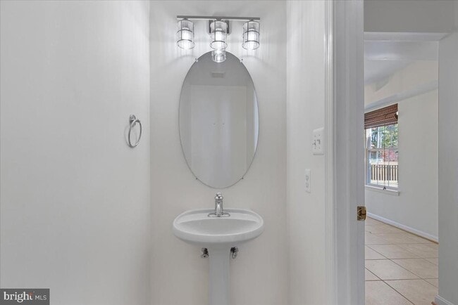 Building Photo - 710 Miriam Ln