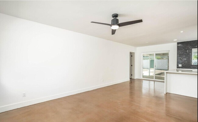 Building Photo - New Rental Price: $2,700 per month (utilities included). Special Conditions: Immediate move-in on...
