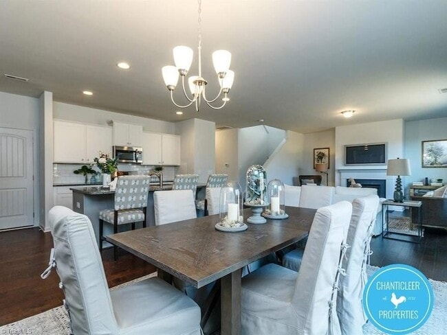 Building Photo - 1313 Achonechy Trl