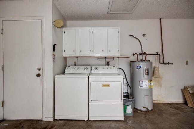 Building Photo - Lovely Home in 45+ Active Adult Community of Leisure World.  Available April through October 2026!