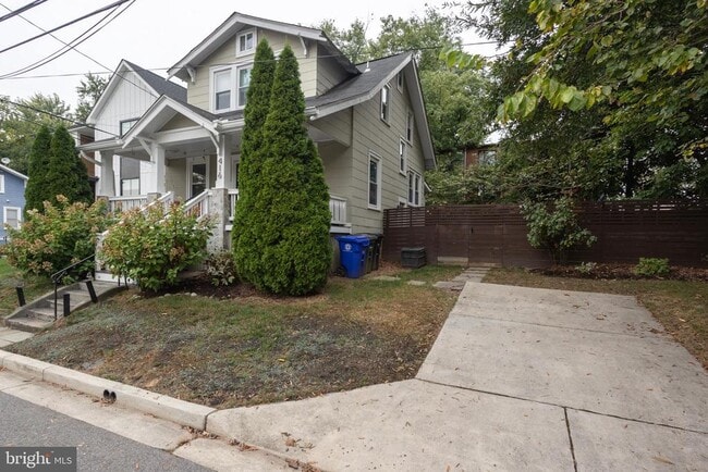 Building Photo - 416 N Cleveland St