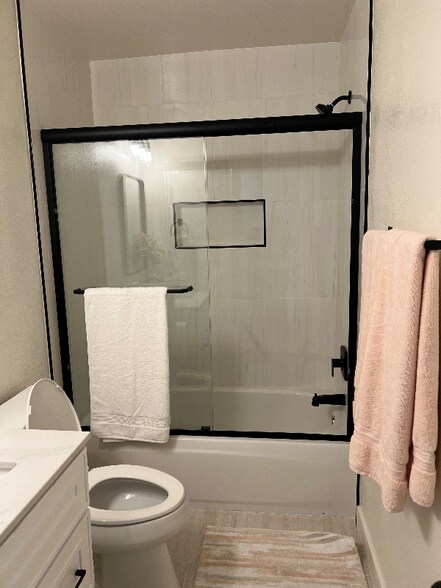 Building Photo - 1394 Pajaro Ave