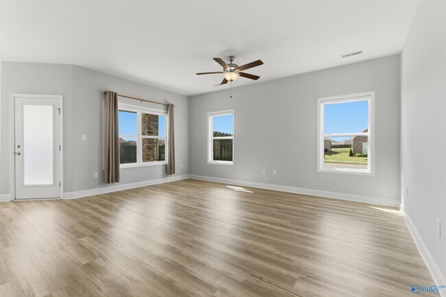 Building Photo - 200 Goldie Ct