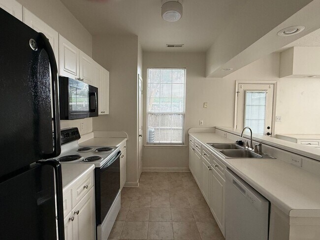Building Photo - Condo Townhouse in Castleton Camden Village