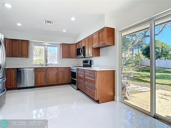 Building Photo - 1200 Poitras Dr