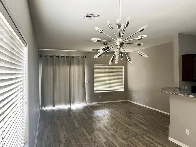 Building Photo - Remodeled Gilbert home