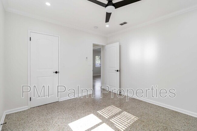 Building Photo - 431 52nd St
