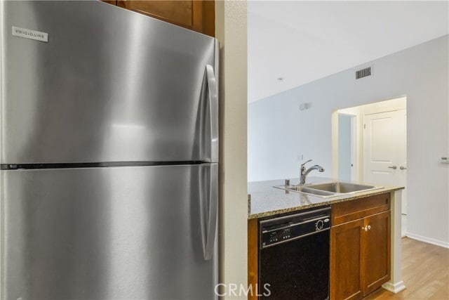 Building Photo - 1329 Scholarship