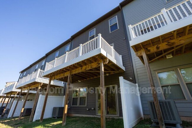Building Photo - 9882 Hopkins Lp