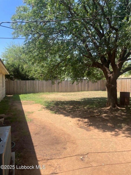 Building Photo - 3420 Bangor Dr
