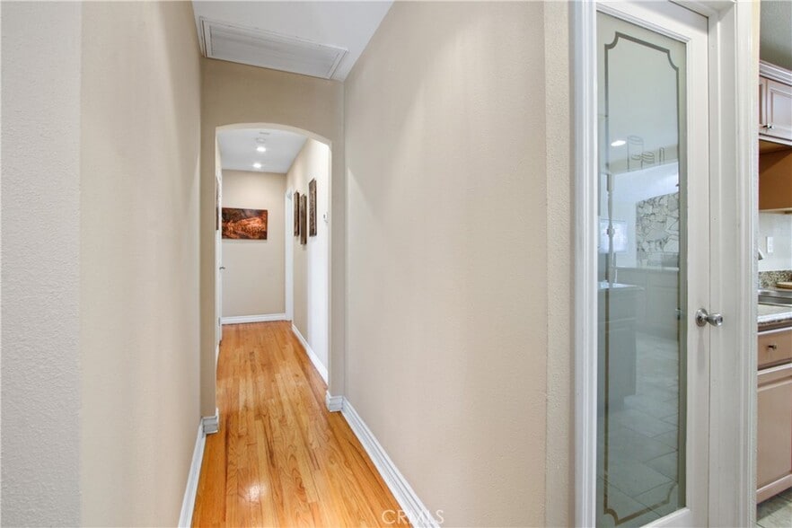 Building Photo - 8725 San Antonio Dr