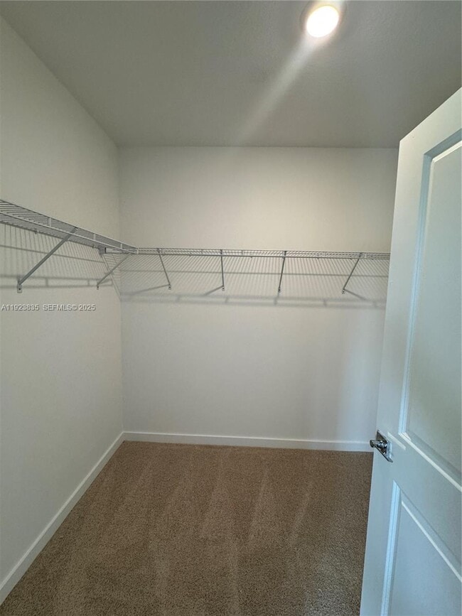 Building Photo - 196 NE 13th Ave