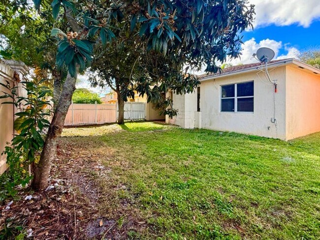 Building Photo - 888 Quartz Terrace