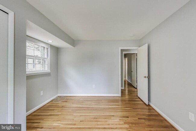 Building Photo - 14207 Gaines Ave