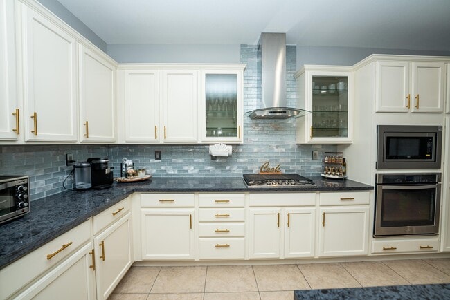 Building Photo - 43247 Fiore St