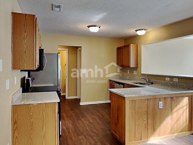 Building Photo - 515 Indian Lake Dr