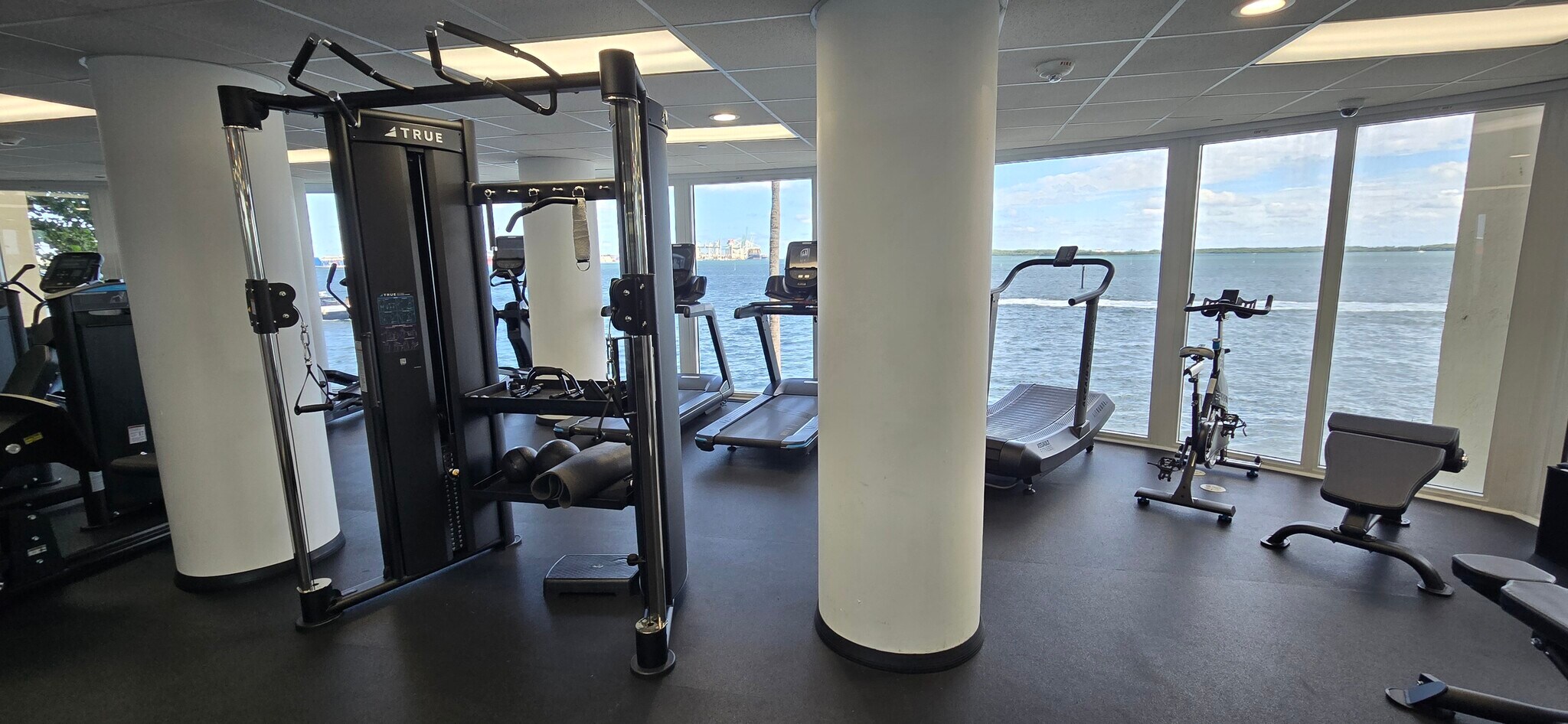 Building Photo - 770 Claughton Island Dr