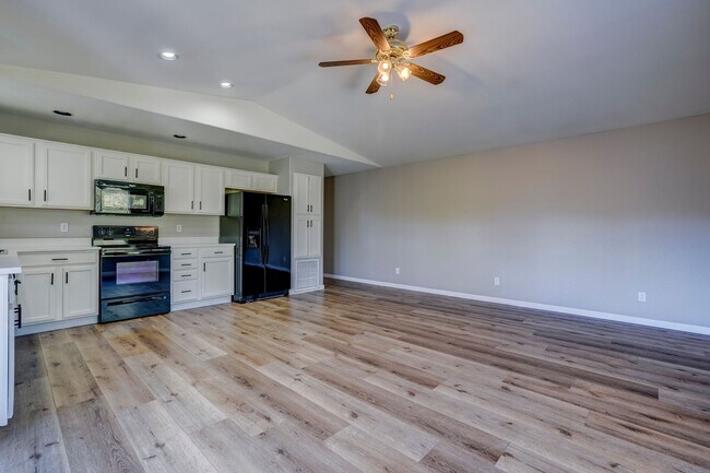 Building Photo - 2 Bedroom, 2 Bath Home for Rent in Diamond...