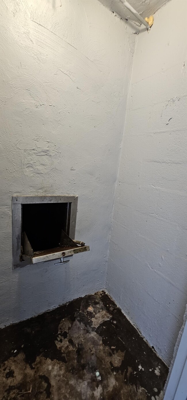 Building Photo - 2050 N Congress Ave