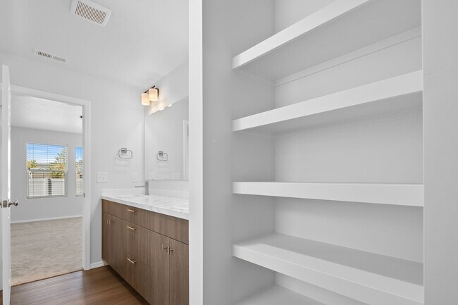 Building Photo - $200.00 Move in Special for September / Oc...