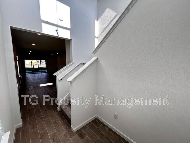 Building Photo - 6226 Mare Ave