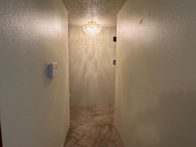 Building Photo - Comfy & Spacious 3 Bed Home! Mesa School District!