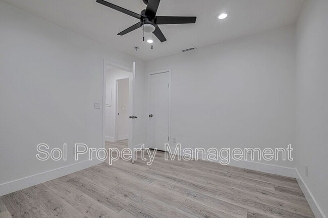 Building Photo - 822 Eaton St