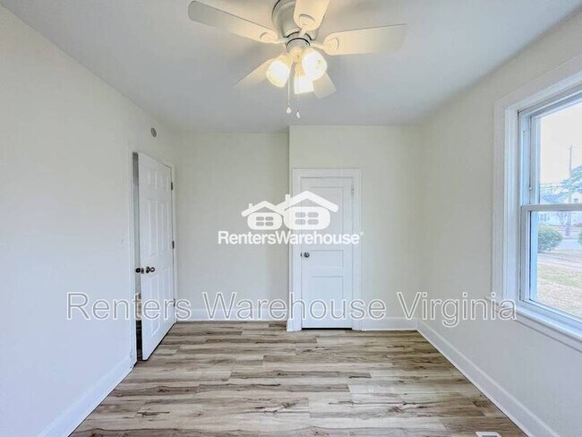 Building Photo - 4862 Norvella Ave