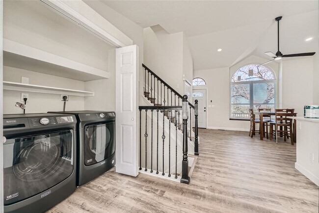 Building Photo - 5701 N Wagonwheel Trail