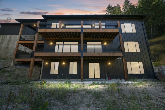 Building Photo - 235 Matterhorn Dr