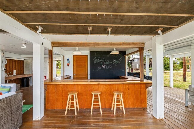 Building Photo - 9750 LITTLE GASPARILLA Is