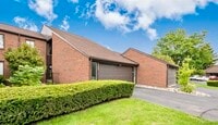 Building Photo - 3069 Lindenwood Dr