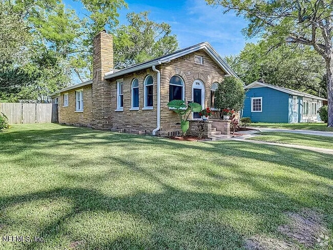 Building Photo - 1096 Willow Branch Ave